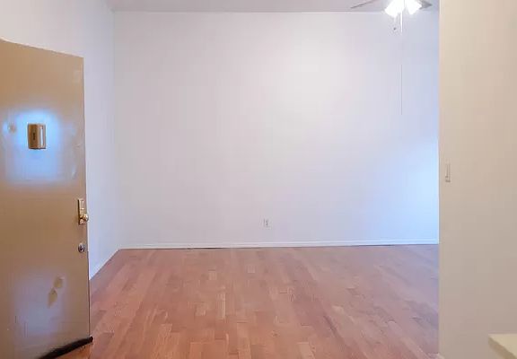 3rd image of 1360 Broadway #C