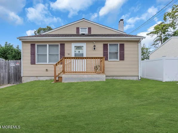 12 Castro Grove Drive, Toms River, NJ 08753