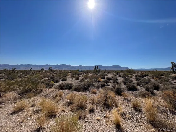 28292 N Crestview Dr, Meadview, AZ 86444