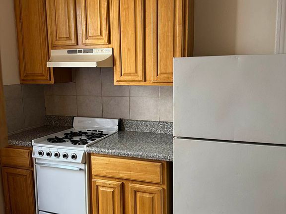 4th image of 24-35 Steinway St #12