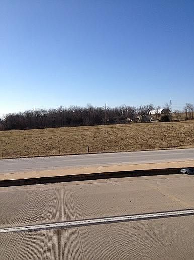 2nd image of 3252-3296 S West Byp