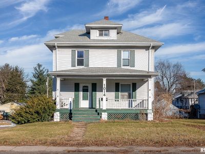 1014 W Locust St, Davenport, IA, 52804