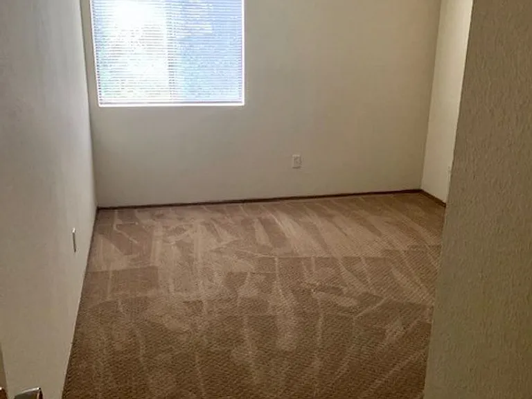 180 Searidge Ct — Photo 4