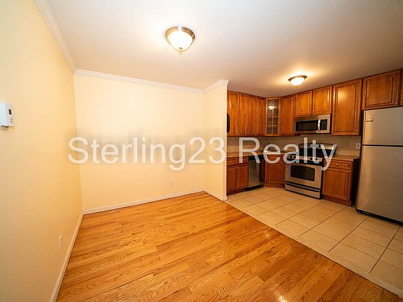 4th image of 30-06 Hobart St #2
