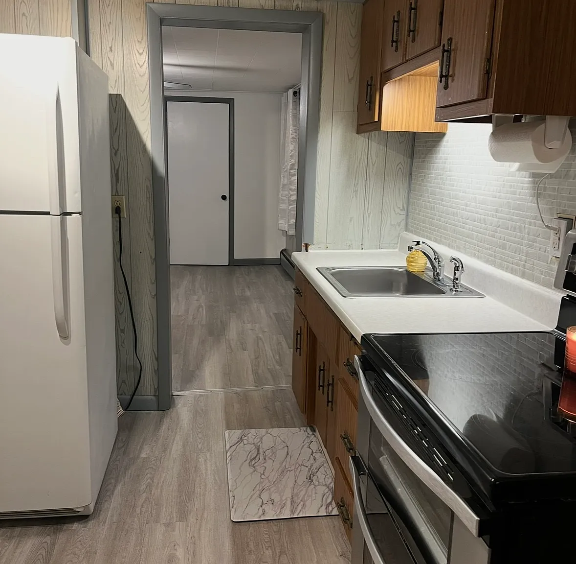2 bed, 887 sqft, $1,300 — Photo 3