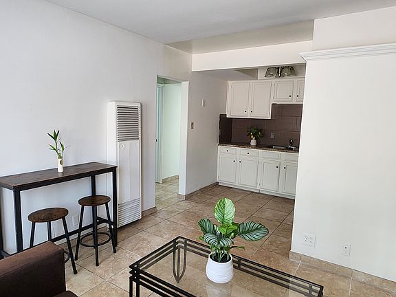 4th image of 2717 Orchard Ave #2