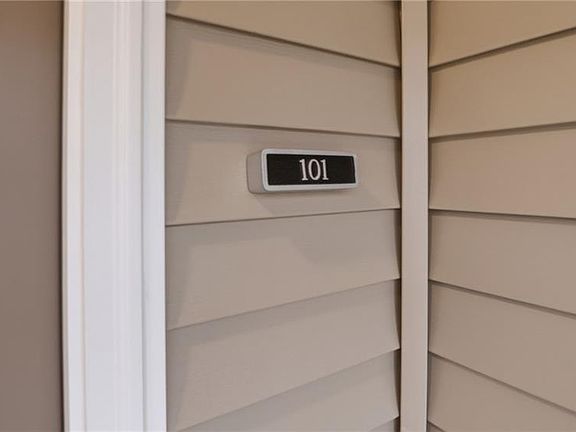 4th image of 1007 Serene Rd #101