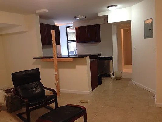 Rented by Moises Farhart, LREB | media 16