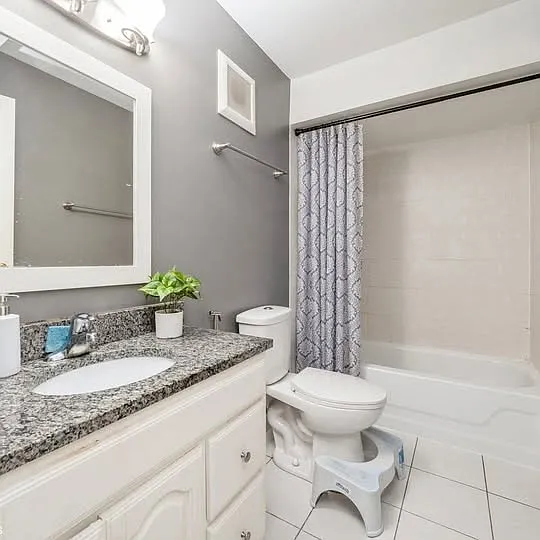 625 Derry Ct #1B — Photo 9