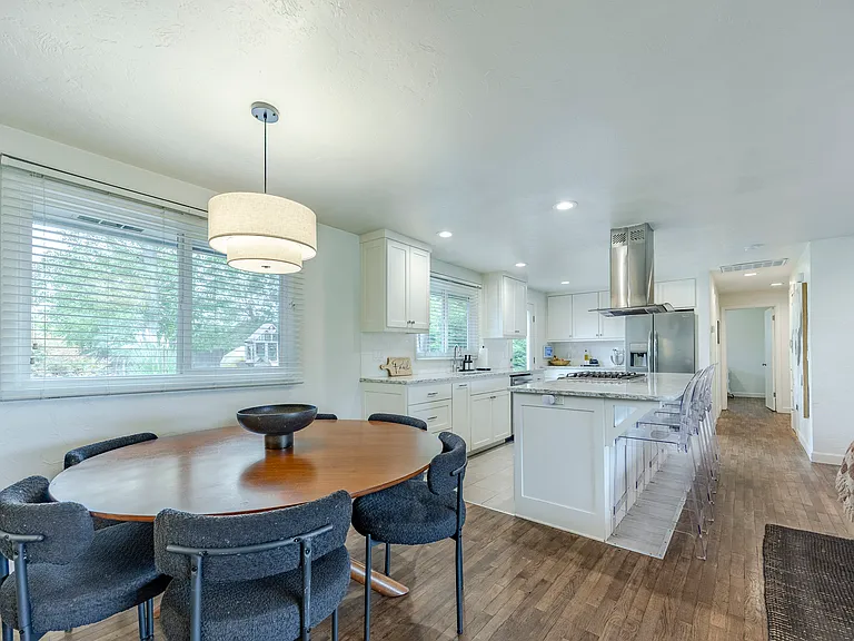 1386 Roundup Dr — Photo 24