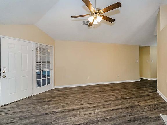 4th image of 1686 Autumn Breeze Ln