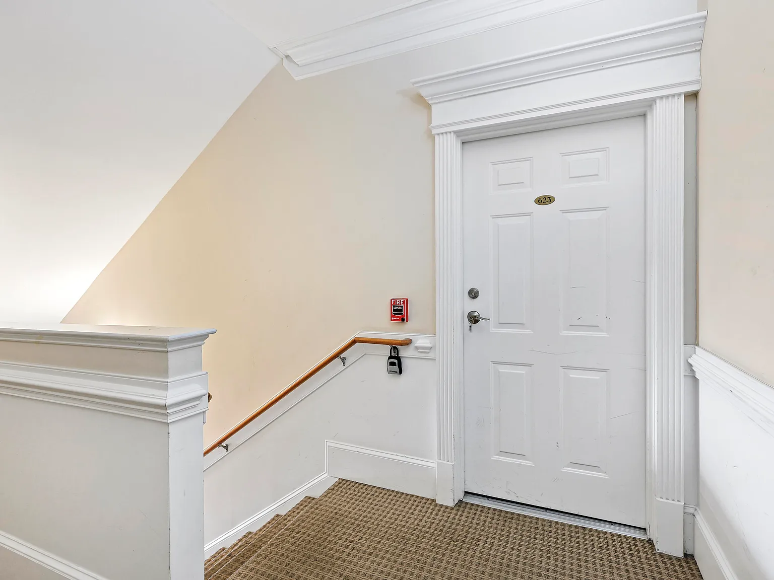 2 bed, 2.0 bath, 1438 sqft, $1,595 — Photo 2