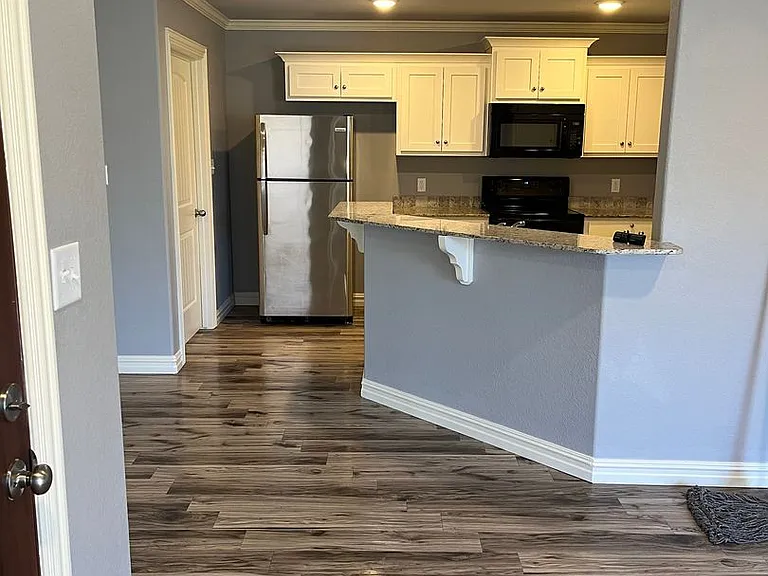 9007 Chanel Pl — Photo 2