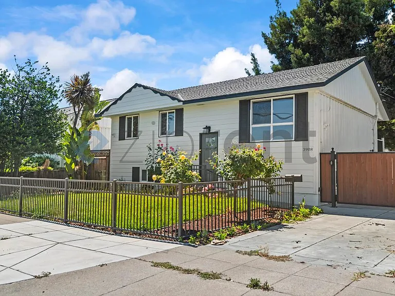 3908 W Campbell Ave — Photo 2