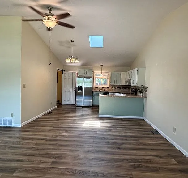 2525 Broadway St — Photo 8