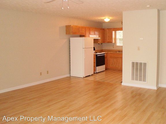 2nd image of 110 Gray Squirrel Ln