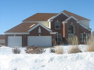 9210 Hillcrest Dr, Savage, MN 55378