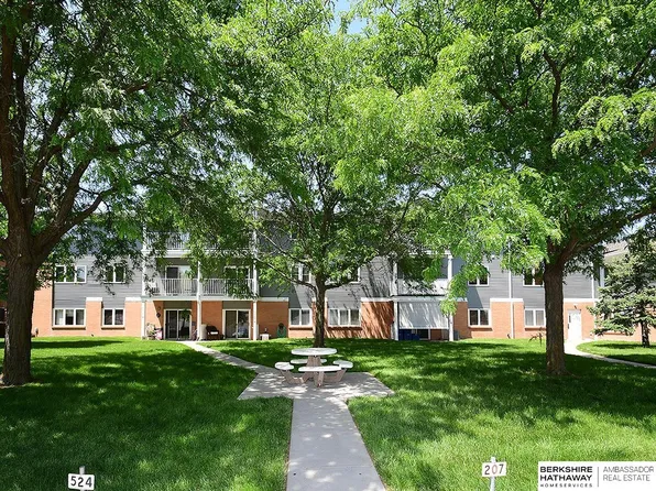 3001 S 51 Street Ct #2208, Lincoln, NE 68506