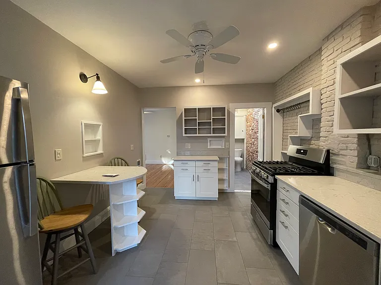30 Wyatt St #1 — Photo 2