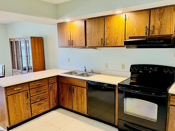 4th image of 2501 Clayton Blvd #1