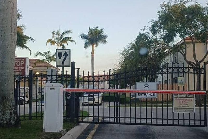 1st image of 427ne21st Ter