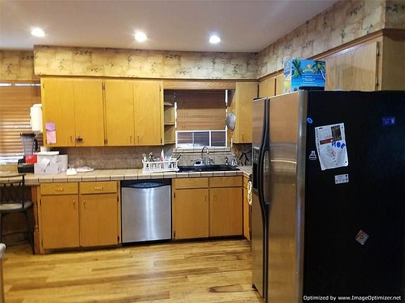 4th image of 712 McKay Ct