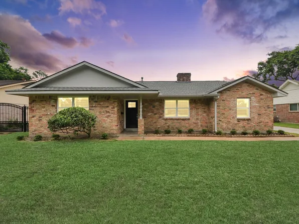 8007 Rowan Ln, Houston, TX 77036