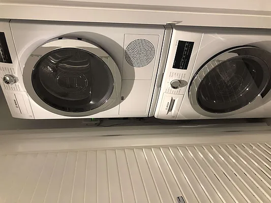 Rented by Gulia Wang, LREB | media 31