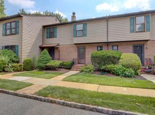 3 Pheasant Run, Edison, NJ 08820