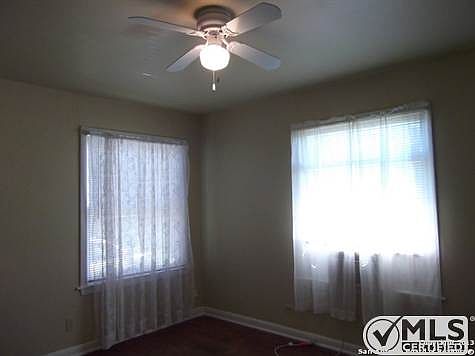 5th image of 939 W Mariposa Dr