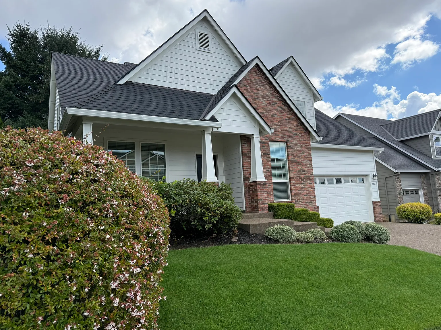 3 bed, 2.5 bath, 2500 sqft, $3,295 — Photo 2