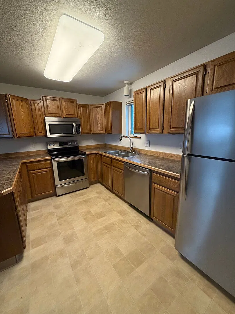 Carr Ave 1806 — Photo 4
