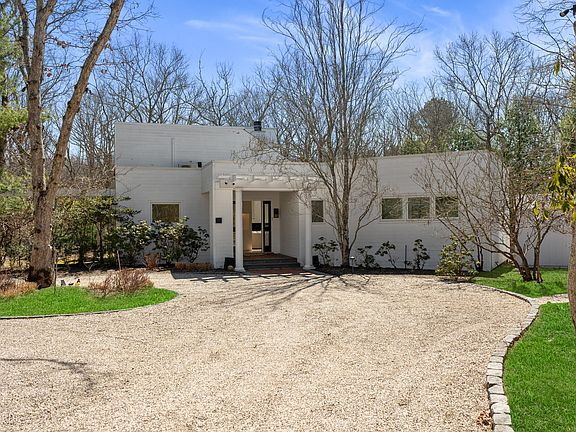 3rd image of 35 Ely Brook Rd