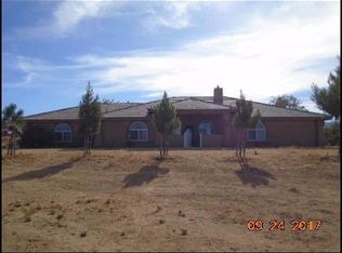 8878 Flowerfield Rd, Phelan, CA 92371