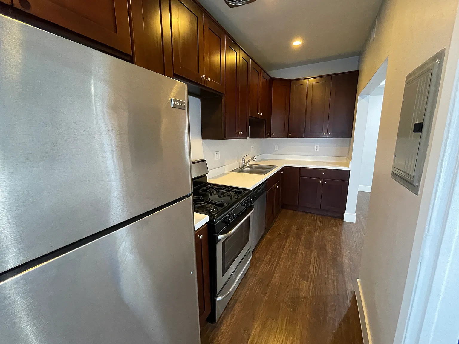 Studio, 450 sqft, $1,595 — Photo 3