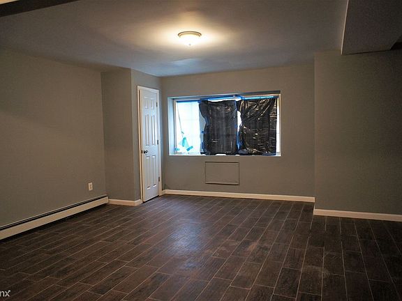 3rd image of 1296 Hoe Ave