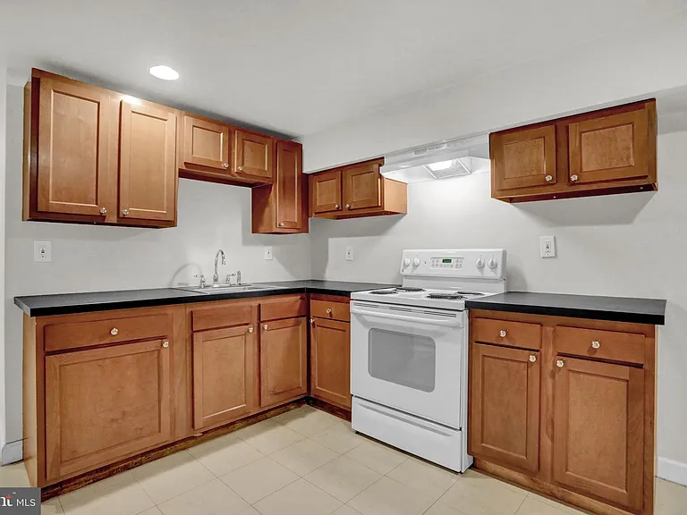 421 Elrino St #B — Photo 5