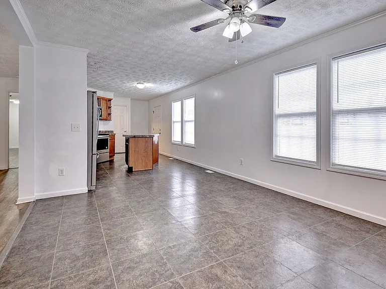 9431 Jenkins Ln — Photo 17