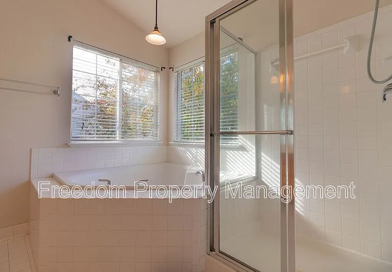 6758 Sutton Oaks Way — Photo 39