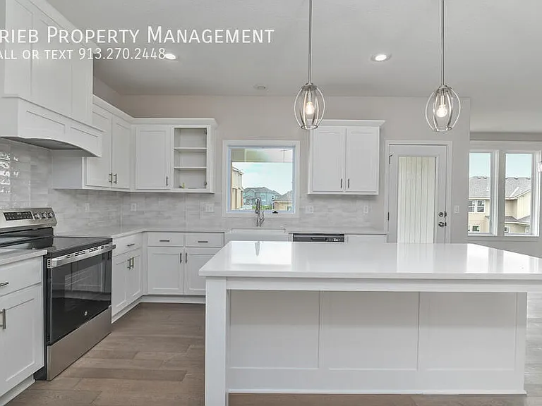2677 W Dartmouth St — Photo 22