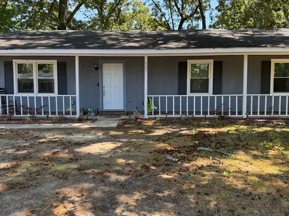 2221 Tolgate Rd, Fayetteville, NC 28304