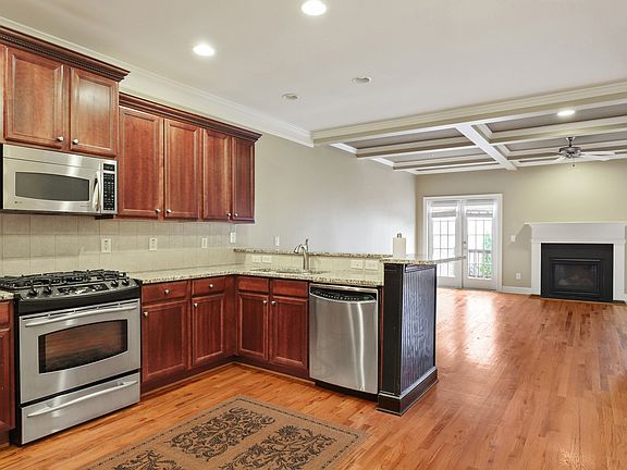 2nd image of 3355 Laurel Way SE