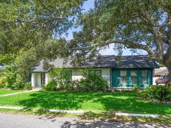 2200 Montesquieu St, Chalmette, LA 70043