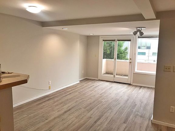 5th image of 1115 5th Ave N APT 1