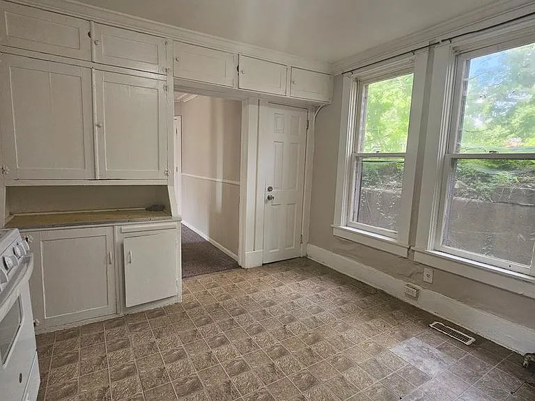 2824 8th Ave — Photo 7