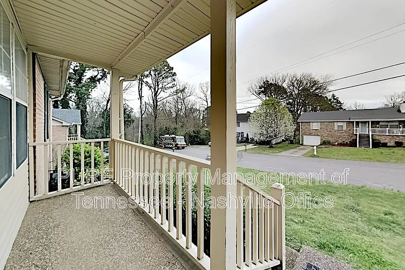 3 bed, 2.0 bath, 1107 sqft, $1,999 — Photo 4