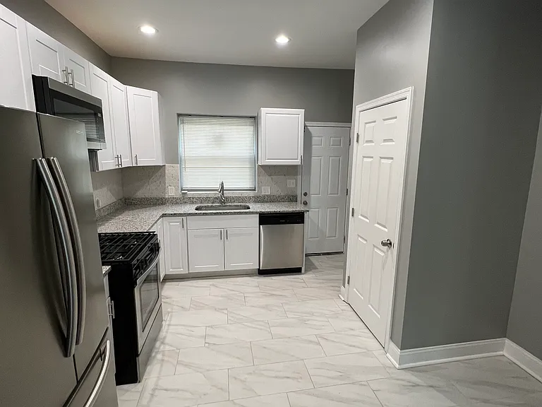 1808 Druid Hill Ave — Photo 4