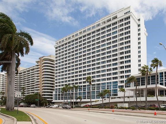4th image of 4775 Collins Ave #626