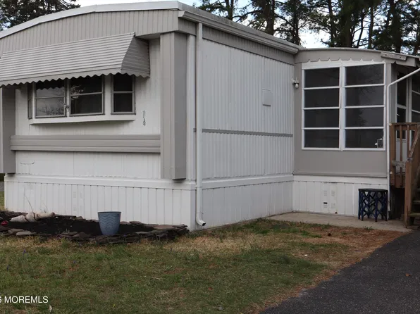 14 Kingfisher Way, Whiting, NJ 08759