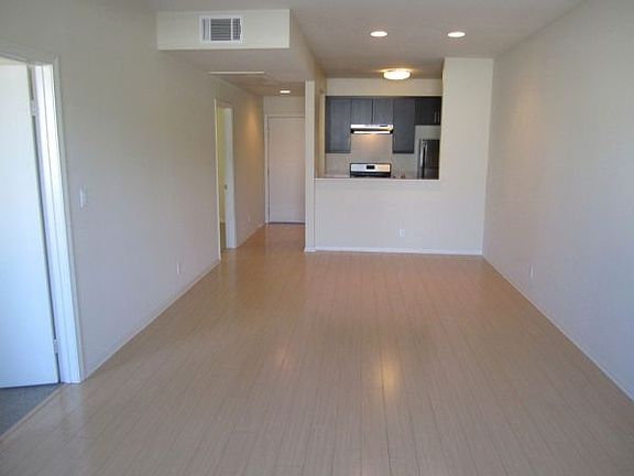 3rd image of 920 Wilcox Ave Unit 213